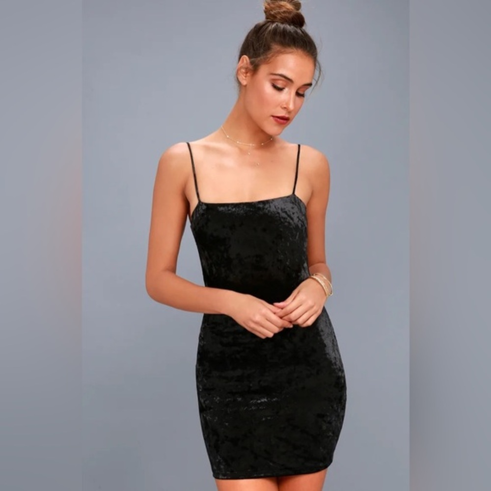 Lulu’s Flirty and Fierce Black Velvet Bodycon Dress